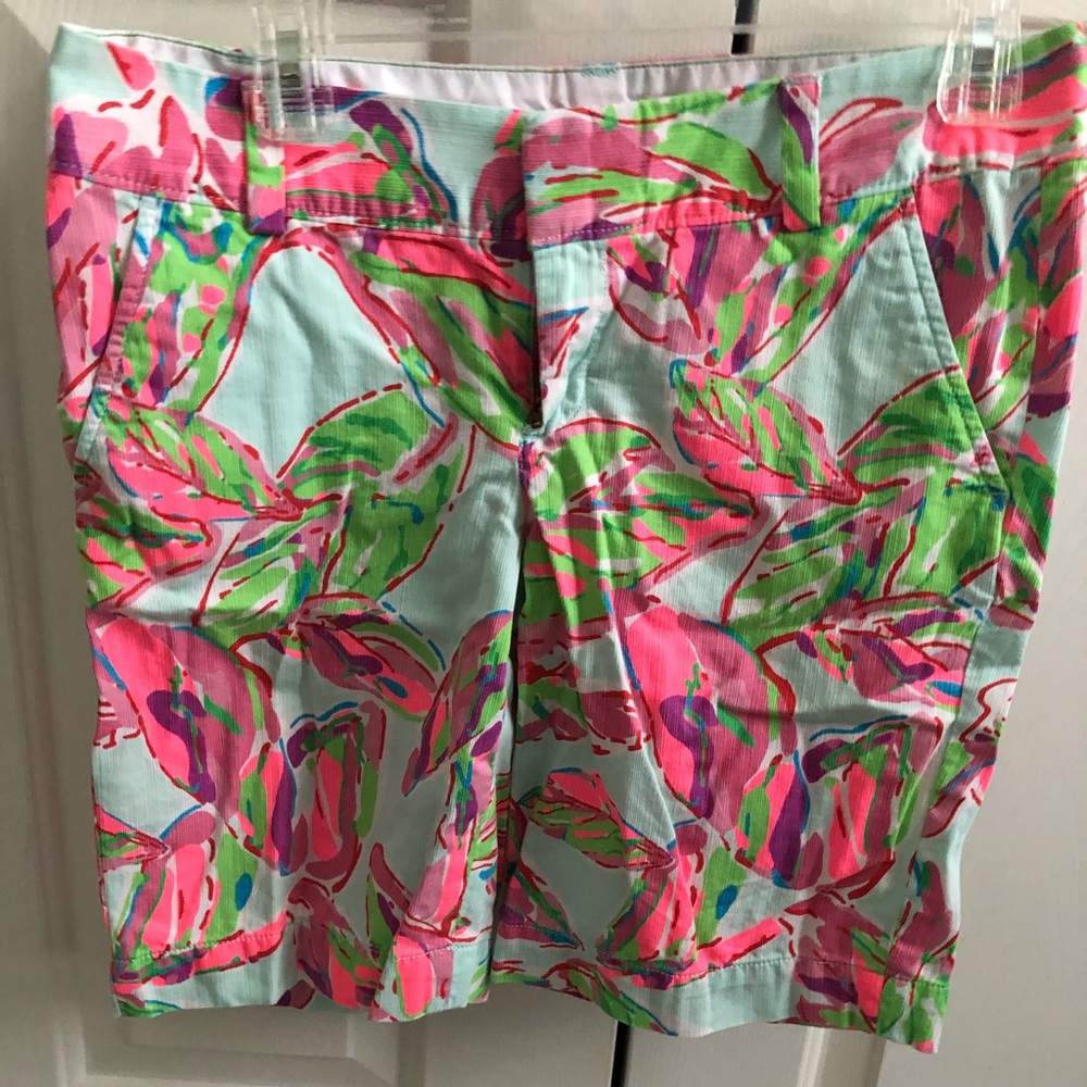 Ex condition lily short size 4